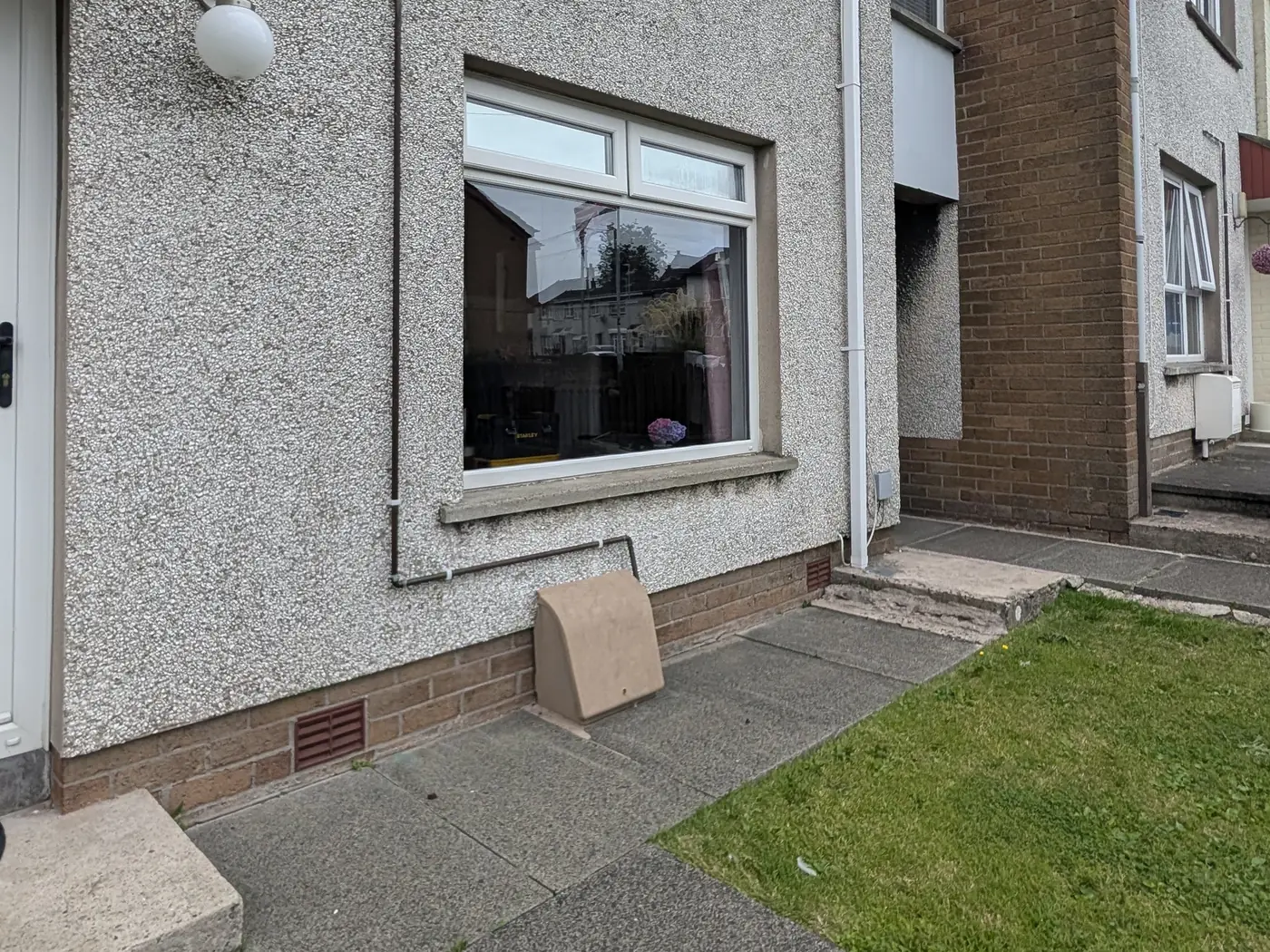Front room window, privacy film before window film installation
